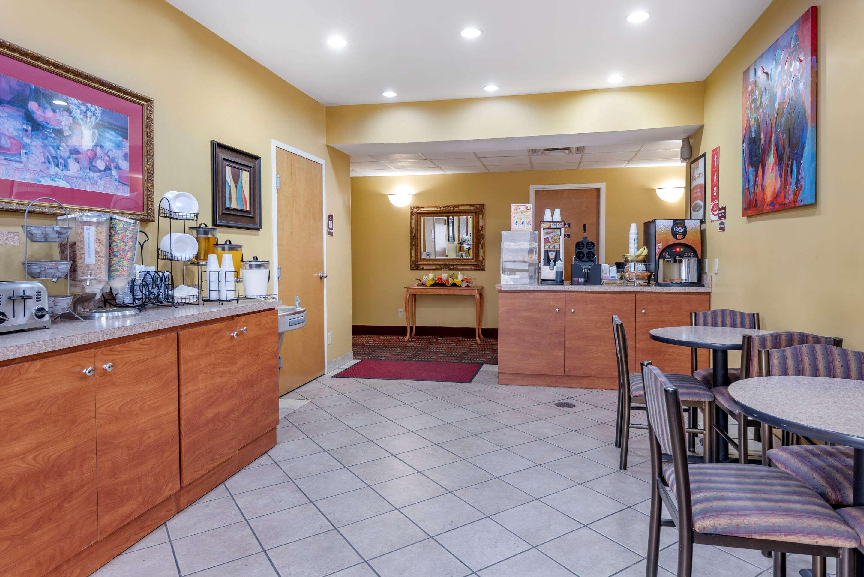 Econo Lodge Airport Louisville Exterior foto